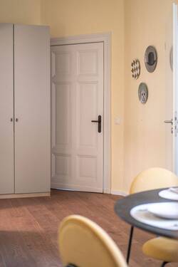 Weinbergsweg_Flur_Eingangstuer_Garderobe.jpg - 