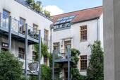 15 Weinbergsweg_Hof_Fassade.jpg - 