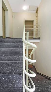 Treppenhaus - Etagenwohnung mit 66,70 m&sup2; in Berlin zum Kaufen