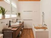 Großzügiges Badezimmer mit komfortabler Ausstattung (visualiert) - 