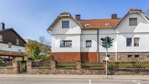 Außenansicht 2 - 6 Zimmer Doppelhaushälfte zum Kaufen in Sulzbach/Saar