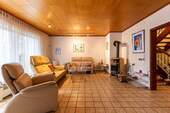 Wohnzimmer_EG - Großzügige Doppelhaushälfte mit Einliegerwohnung und Garage in ruhiger Lage von Konstanz-Dettingen