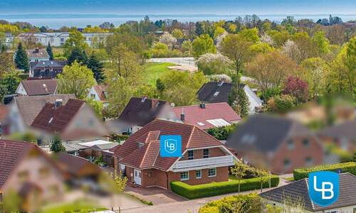Ansicht von oben - Meerluft genießen - stilvolle 3-Zimmerwohnung mit großer Dachterrasse