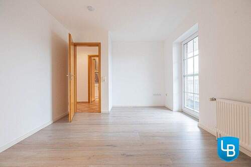 Schlafzimmer mit Zugang zur Loggia - Etagenwohnung mit 99,00 m&sup2; in Grömitz zum Kaufen