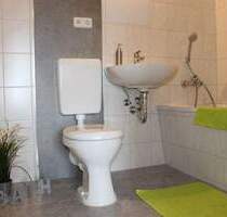 Familien aufgepasst - schöne renovierte 4-Raum-Wohnung mit Balkon ab Mitte April verfügbar - Thalheim/Erzgebirge