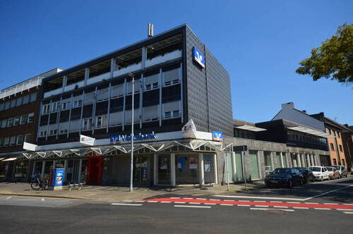 Hausfront und Giebelseite - 