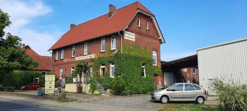 Hausansicht - 1 Zimmer Mehrfamilienhaus, Wohnhaus zum Kaufen in Oetzen - Stöcken
