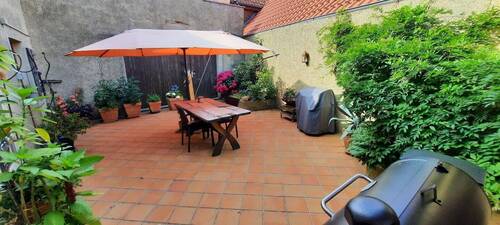 Innenhof - Mehrfamilienhaus, Wohnhaus mit 420,00 m² in Oetzen - Stöcken zum Kaufen