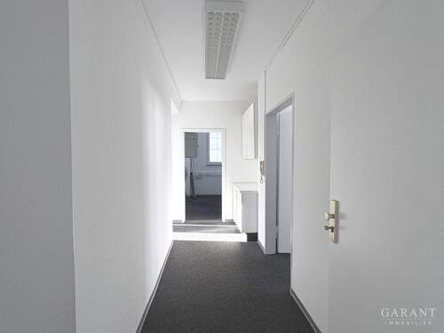 Flur Links - Büro zur Miete in Stuttgart