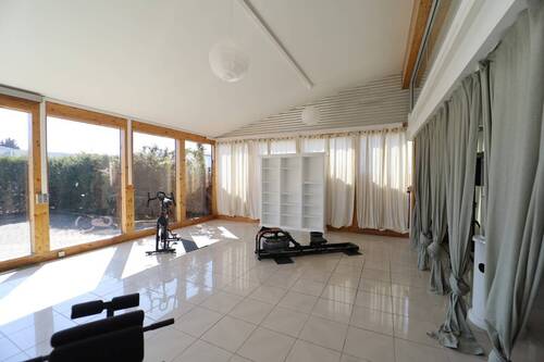 Showroom - Halle in Euskirchen / Kuchenheim zum Kaufen