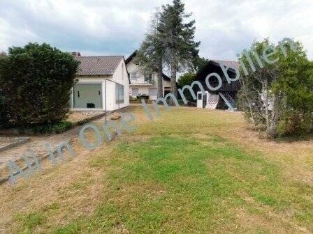 Garten mit beiden Nebengebäuden - 