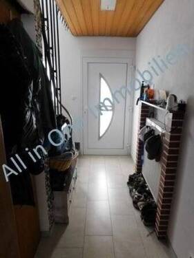 Flur - 6 Zimmer Einfamilienhaus zum Kaufen in Waghäusel