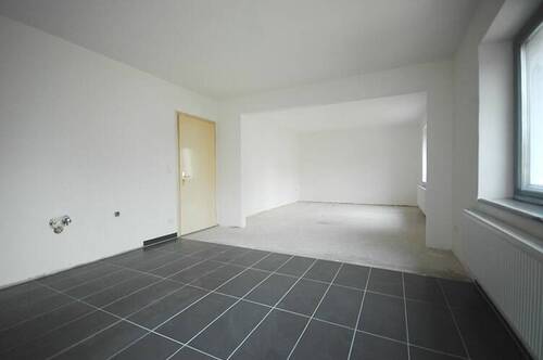 Wohn-/Essbereich, Wohnhaus EG - 9 Zimmer Mehrfamilienhaus, Wohnhaus zum Kaufen in Gütersloh