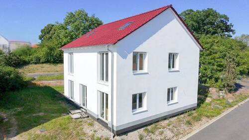 4 Zugangsseite - Einfamilienhaus mit 220,00 m&sup2; in Niedernjesa zum Kaufen