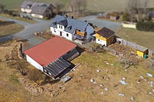 Drohne Ostansicht - 8 Zimmer Einfamilienhaus zum Kaufen in Presseck
