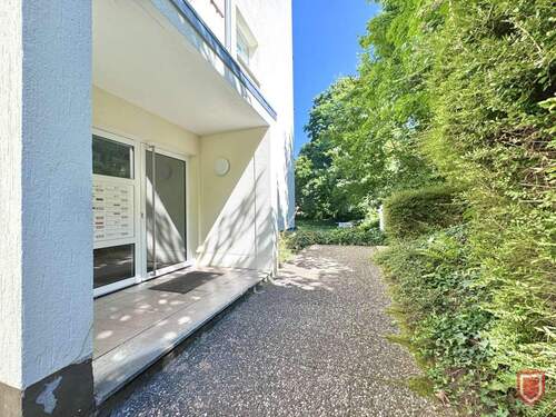 Hauseingangsbereich - Etagenwohnung mit 81,00 m² in Saarbrücken zum Kaufen