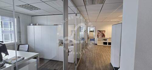 Bürokonzept - Praxisfläche in einem gepflegten Ärztehaus (optional als Büro)