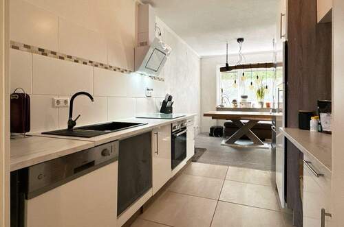 Küche, Blick 1 - Etagenwohnung mit 99,00 m² in Gerlingen zum Kaufen