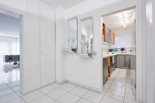 Eingangsbereich - 3 Zimmer Etagenwohnung in Düsseldorf