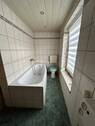 Bad mit Wanne im OG - 