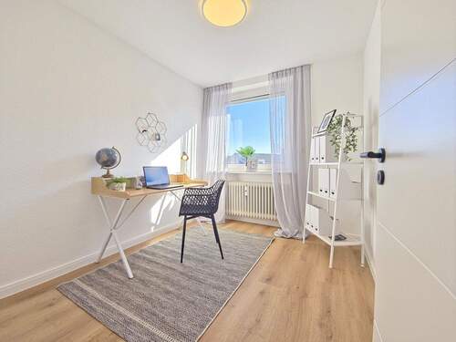 Büro/ Kinder/ Gäste - 