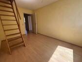 Weiteres Zimmer mit Zugang Spitzboden - 
