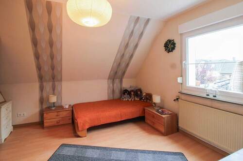 Schlafzimmer 2 - Einfamilienhaus in Jülich zum Kaufen