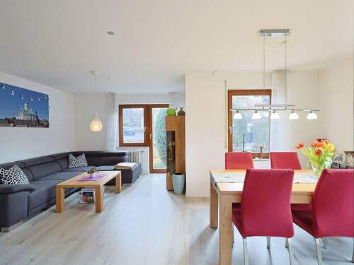 Heller, geräumiger Wohn- und Essbereich - 2 Zimmer Etagenwohnung zum Kaufen in Filderstadt