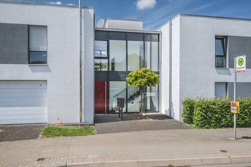 Hauseingang - Mehrfamilienhaus, Wohnhaus in Roetgen