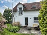 Gartenbereich mit Außenterrasse - Glücklich Wohnen in BiberachFünf Linden Helles Reiheneckhaus mit 5,5 Zimmern & Garten & Garage