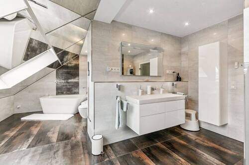 Masterbadezimmer im Obergeschoss - 