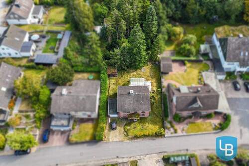 Nahaufnahme aus der Vogelperspektive - Charmantes Eigenheim in ruhiger Dorfidylle