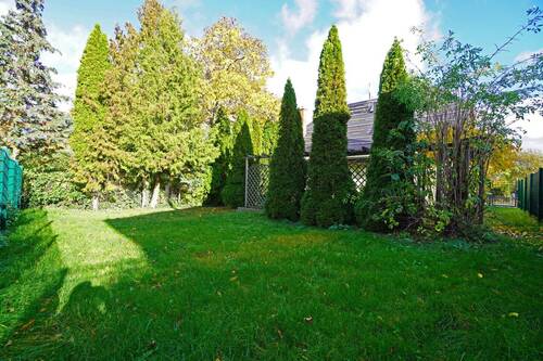 Der überschaubare Gartenbereich raubt Ihnen nicht Ihre gesamte Freizeit um gepflegt zu werden - 