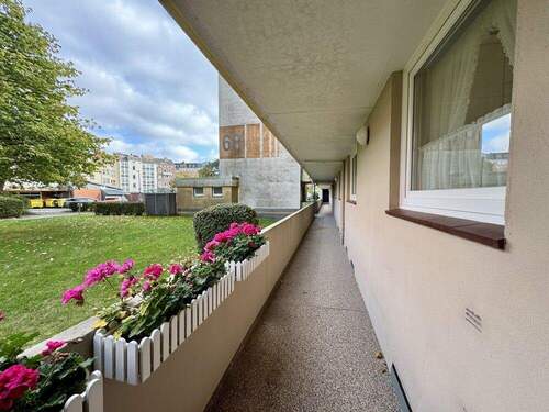 Laubengang zur Wohnung - 
