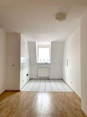 Wohnbereich mit offener Küche - 2 Zimmer Etagenwohnung in Nürnberg