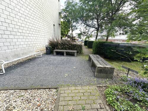 gemütliche Sitzecke im Außenbereich - 