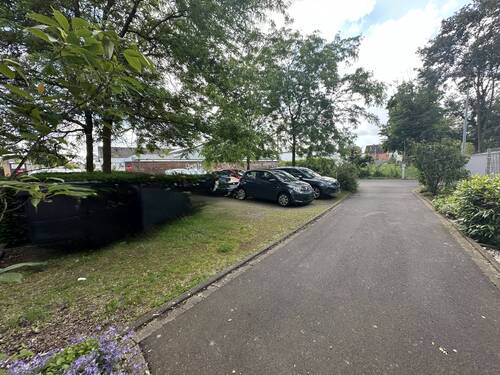 seitliche Parkplätze - 