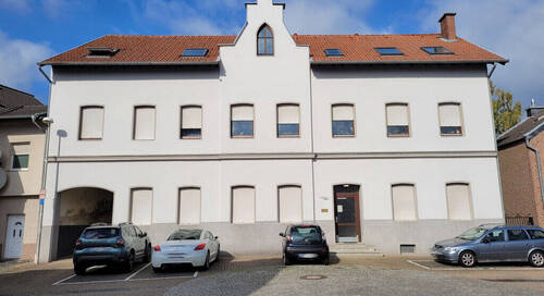 Front - Drei-Zimmer-ETW mit großer Terrasse in kernsaniertem Kloster