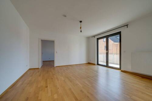 Wohnzimmer mit Zugang zum Schlafzimmer - 