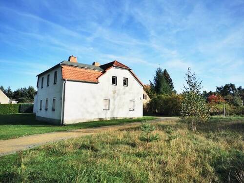 Hausansicht - Mehrfamilienhaus, auch geeignet zum Ausbau für nur 1 Familie