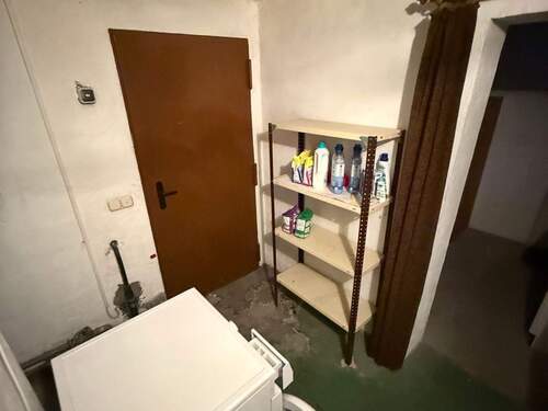 Keller Waschmaschinenplatz - 