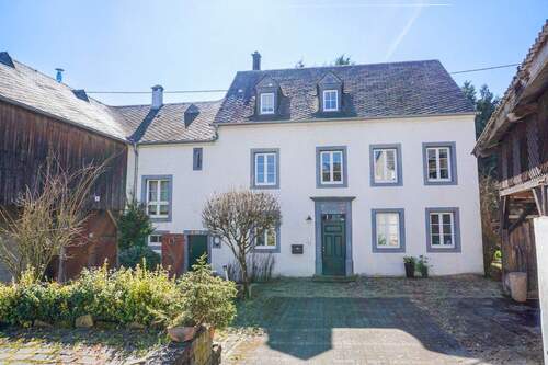 Außenansicht - 8 Zimmer Einfamilienhaus zum Kaufen in Oberweis