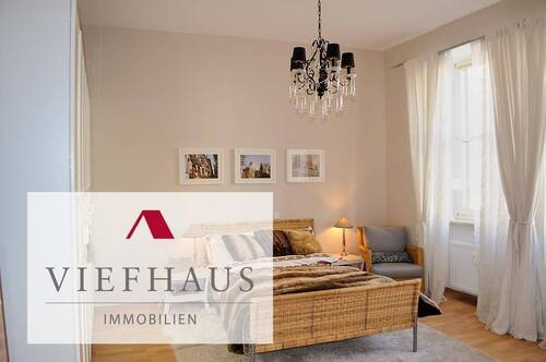 Viefhaus Immobilien Würzburg - Immobilienmakler für Wohn- und Gewerbeimmobilien - Stilvolle Altbauwohnung mit hohen Decken & großzügiger Wohnküche im Herzen von Würzburg (WG-geeignet)