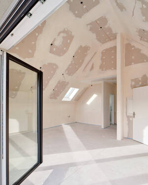 Blick in den Wohnbereich der Dachgeschosswohnung - 
