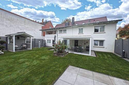 Garten - 8 Zimmer Mehrfamilienhaus, Wohnhaus zum Kaufen in Göttingen