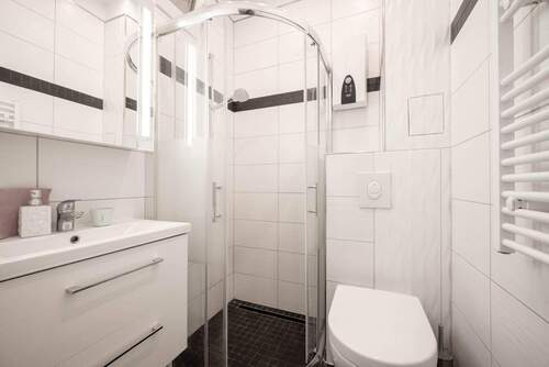 Badezimmer - Etagenwohnung mit 46,00 m&sup2; in Berlin zum Kaufen