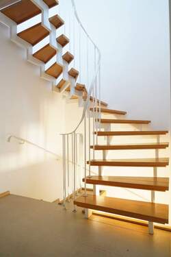 Treppe zum Dachgeschoss - 