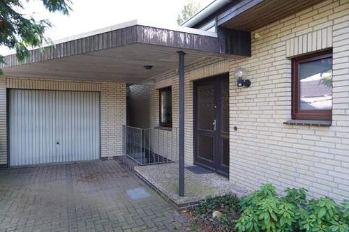 Eingangangsbereich u. Garage - 7 Zimmer Einfamilienhaus zum Kaufen in Burgdorf