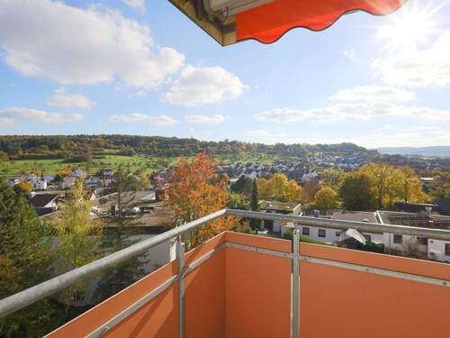 Wunderschöne Fernsicht vom Balkon über Wald und Wiesen - 