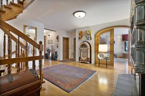 Eingangsbereich - 8 Zimmer Einfamilienhaus zum Kaufen in Velbert